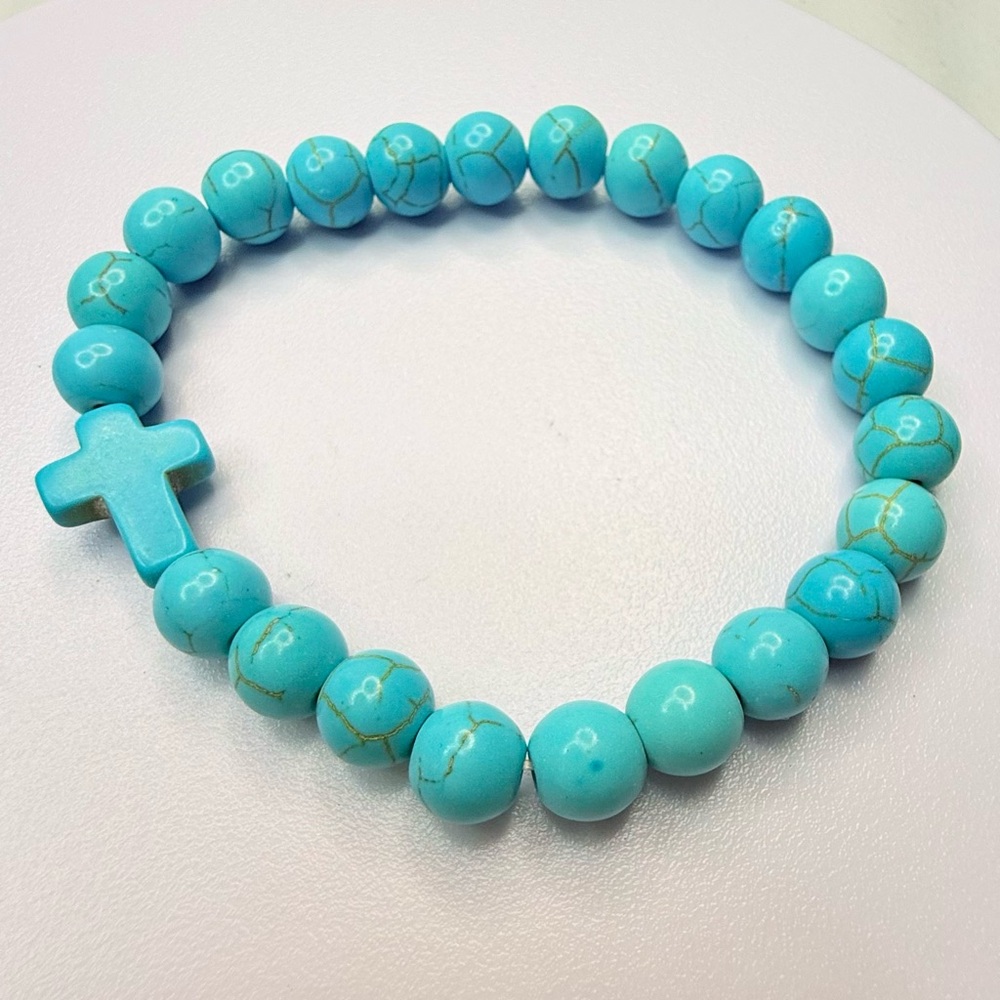 Beaded Bracelet Turquoise Color with Cross NWT